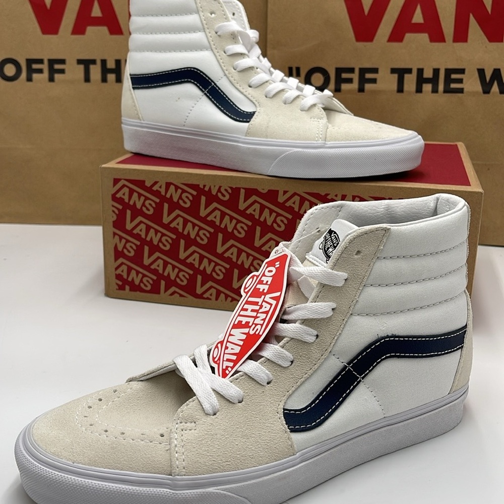 Vans Men’s Sk8-Hi (Classic Sport) Dress Blue
VN0A32QG9YG
White High-Top Sneakers - Picture 15 of 16